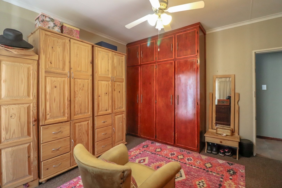 6 Bedroom Property for Sale in Heuwelsig Free State